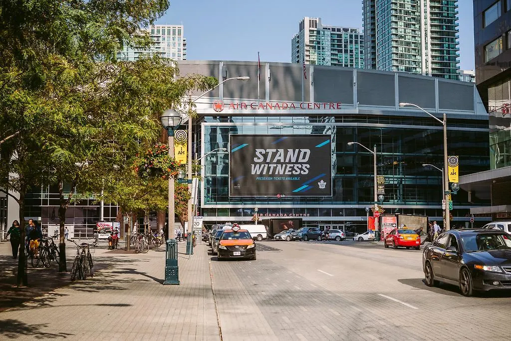 Gorgeous 2-Bedroom In The Heart Of Downtown Toronto Canada