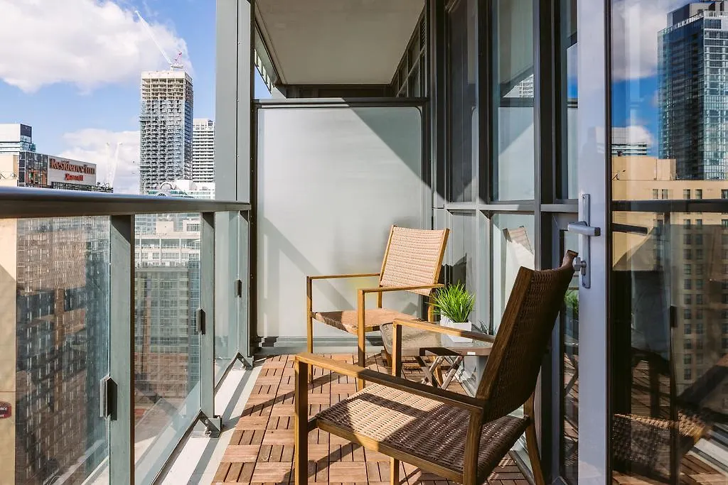 Gorgeous 2-Bedroom In The Heart Of Downtown Toronto Apartment