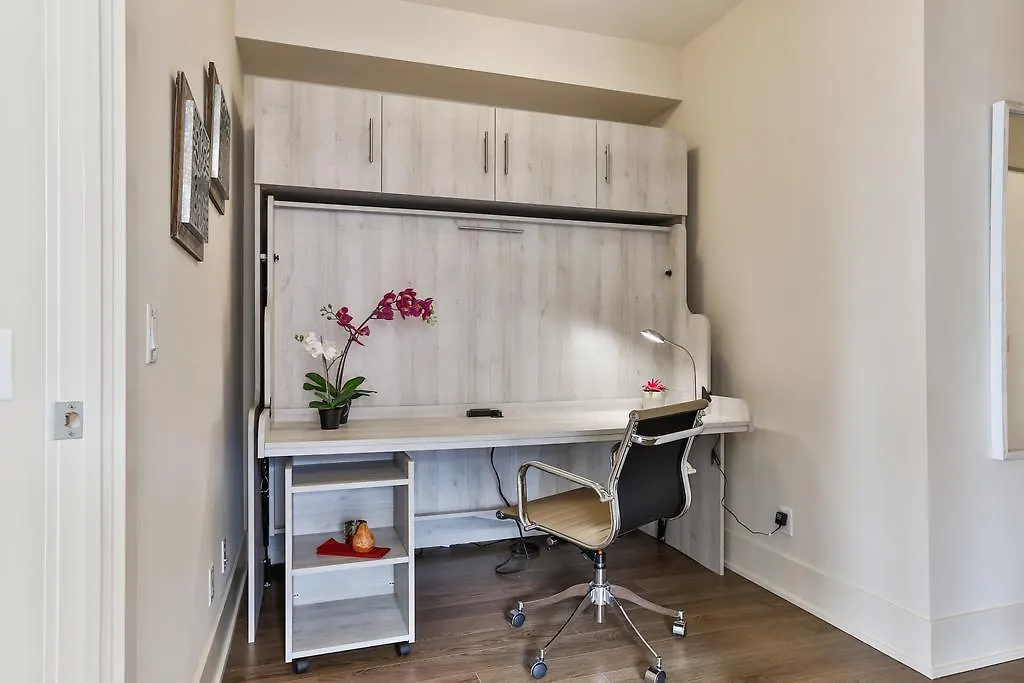 Apartment Gorgeous 2-Bedroom In The Heart Of Downtown Toronto Canada