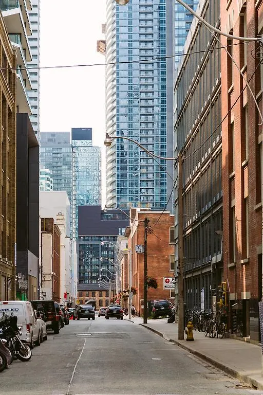 Apartment Gorgeous 2-Bedroom In The Heart Of Downtown Toronto Canada