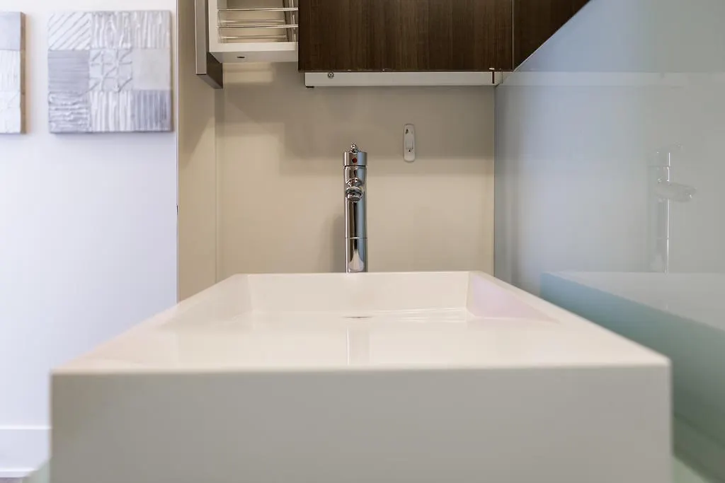 Gorgeous 2-Bedroom In The Heart Of Downtown Toronto