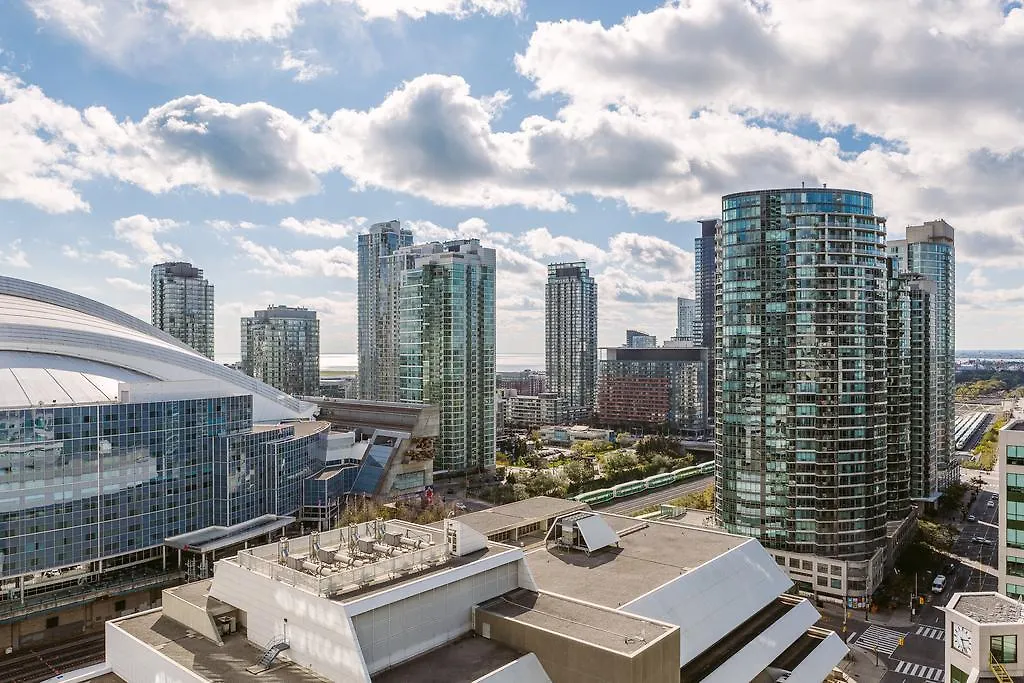 Gorgeous 2-Bedroom In The Heart Of Downtown Toronto Canada