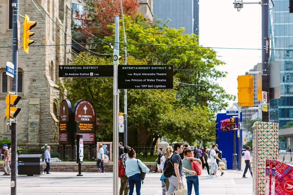 Gorgeous 2-Bedroom In The Heart Of Downtown Toronto 0*,