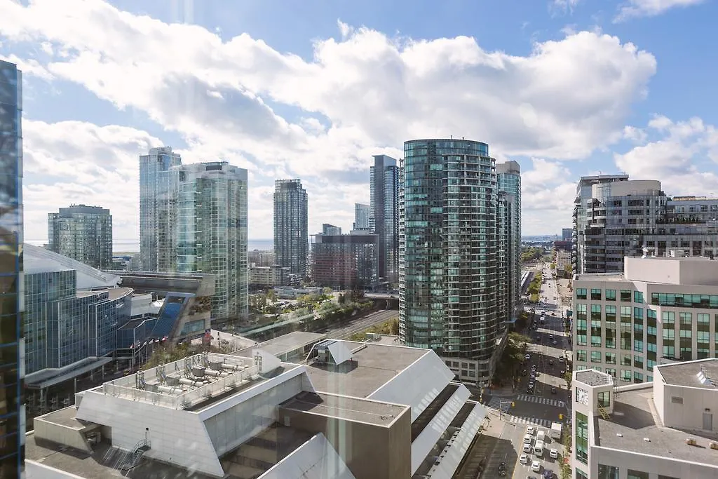 Gorgeous 2-Bedroom In The Heart Of Downtown Toronto Apartment