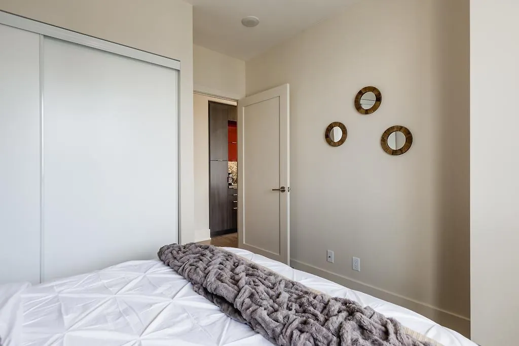 Gorgeous 2-Bedroom In The Heart Of Downtown Toronto